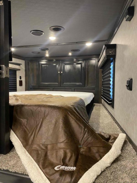 New 2023 Cimarron Norstar 4 Horse Sideload 15'6" Outlaw Living Quarter