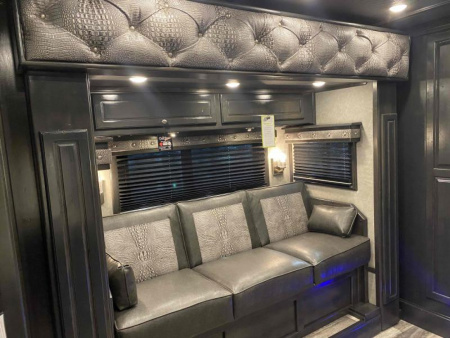 New 2023 Cimarron Norstar 4 Horse Sideload 15'6" Outlaw Living Quarter