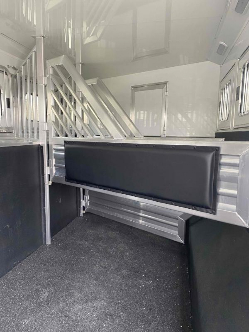 New 2023 Cimarron 4 Horse Side Load with 14'9" Living Quarter Trailer