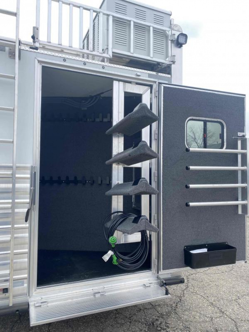 New 2023 Cimarron 4 Horse Side Load with 14'9" Living Quarter Trailer