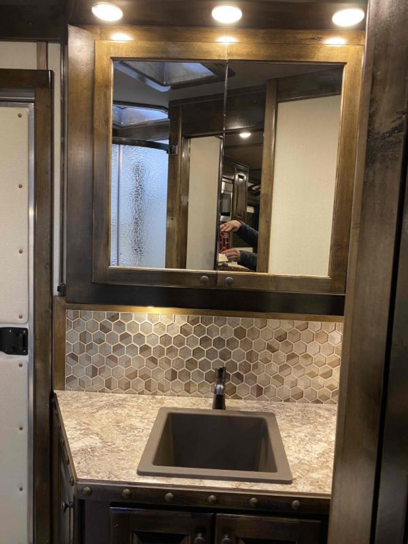 New 2023 Cimarron 4 Horse Side Load with 14'9" Living Quarter Trailer