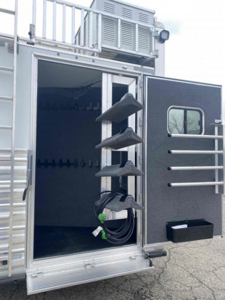 New 2023 Cimarron 4 Horse Side Load with 14'9" Living Quarter Trailer