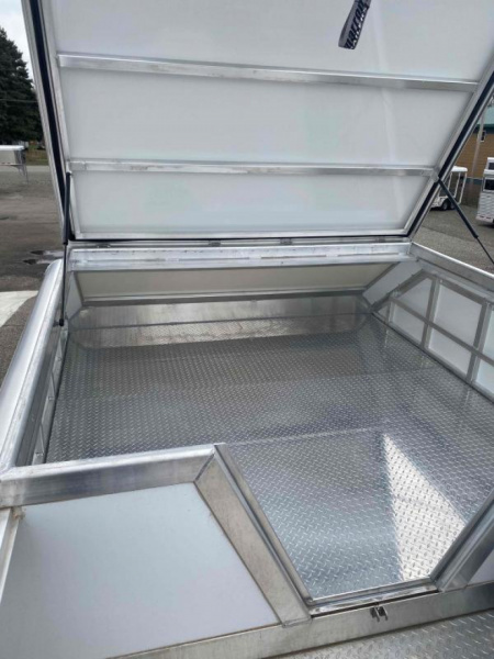 New 2023 Cimarron 4 Horse Side Load with 14'9" Living Quarter Trailer