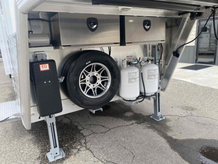 New 2023 Cimarron 4 Horse Side Load with 14'9" Living Quarter Trailer