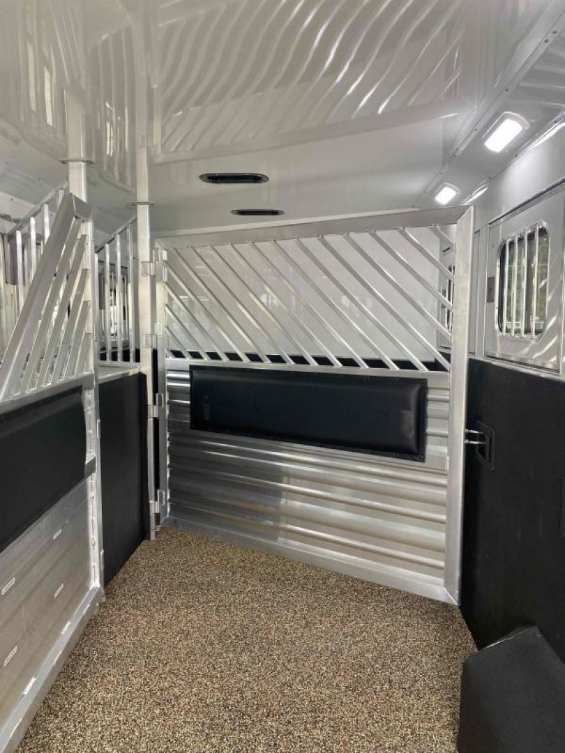 New 2024 Cimarron Norstar 6 Horse Trainer Trailer