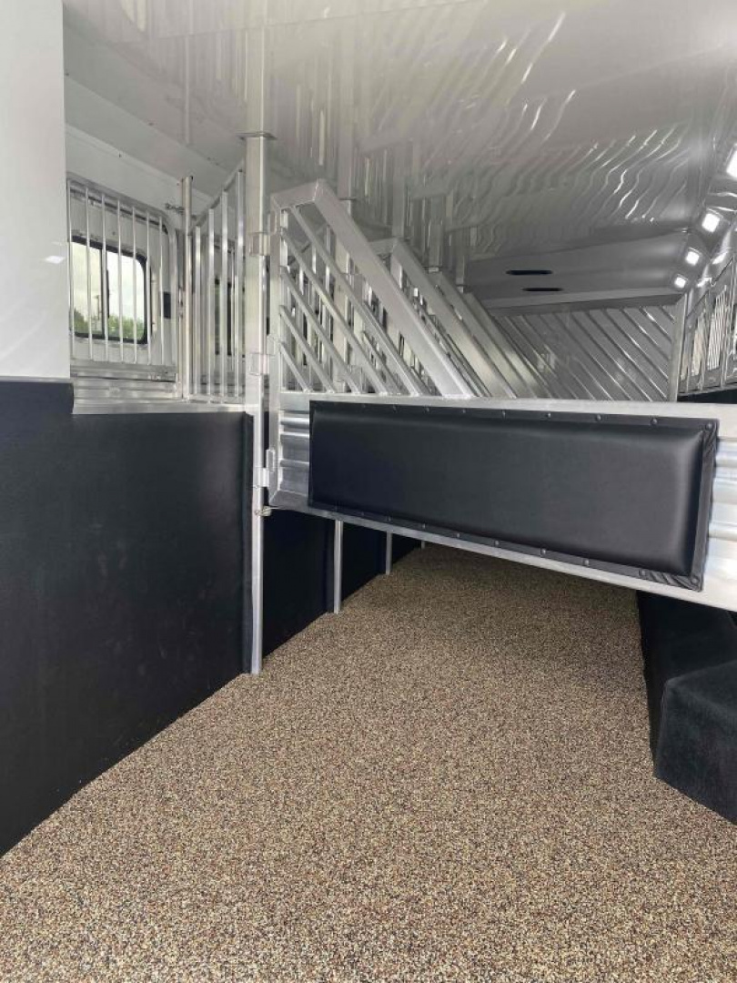 New 2024 Cimarron Norstar 6 Horse Trainer Trailer