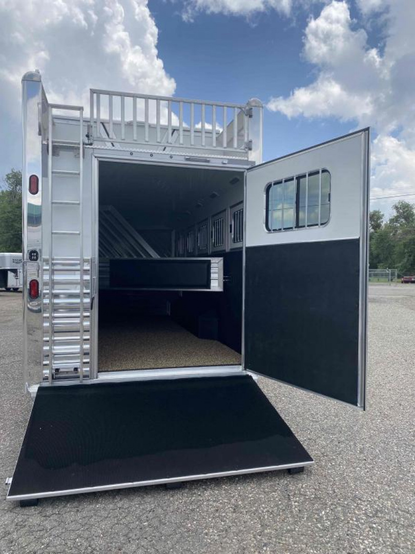 New 2024 Cimarron Norstar 6 Horse Trainer Trailer