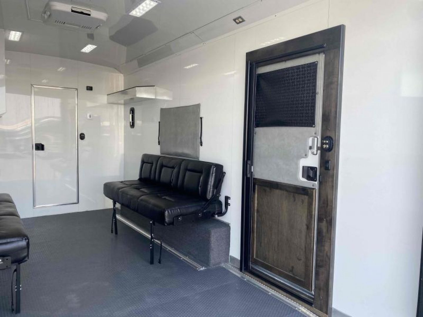 New 2023 Cimarron Freedom Toyhauler 16' Garage 16' Outlaw Living Quarter