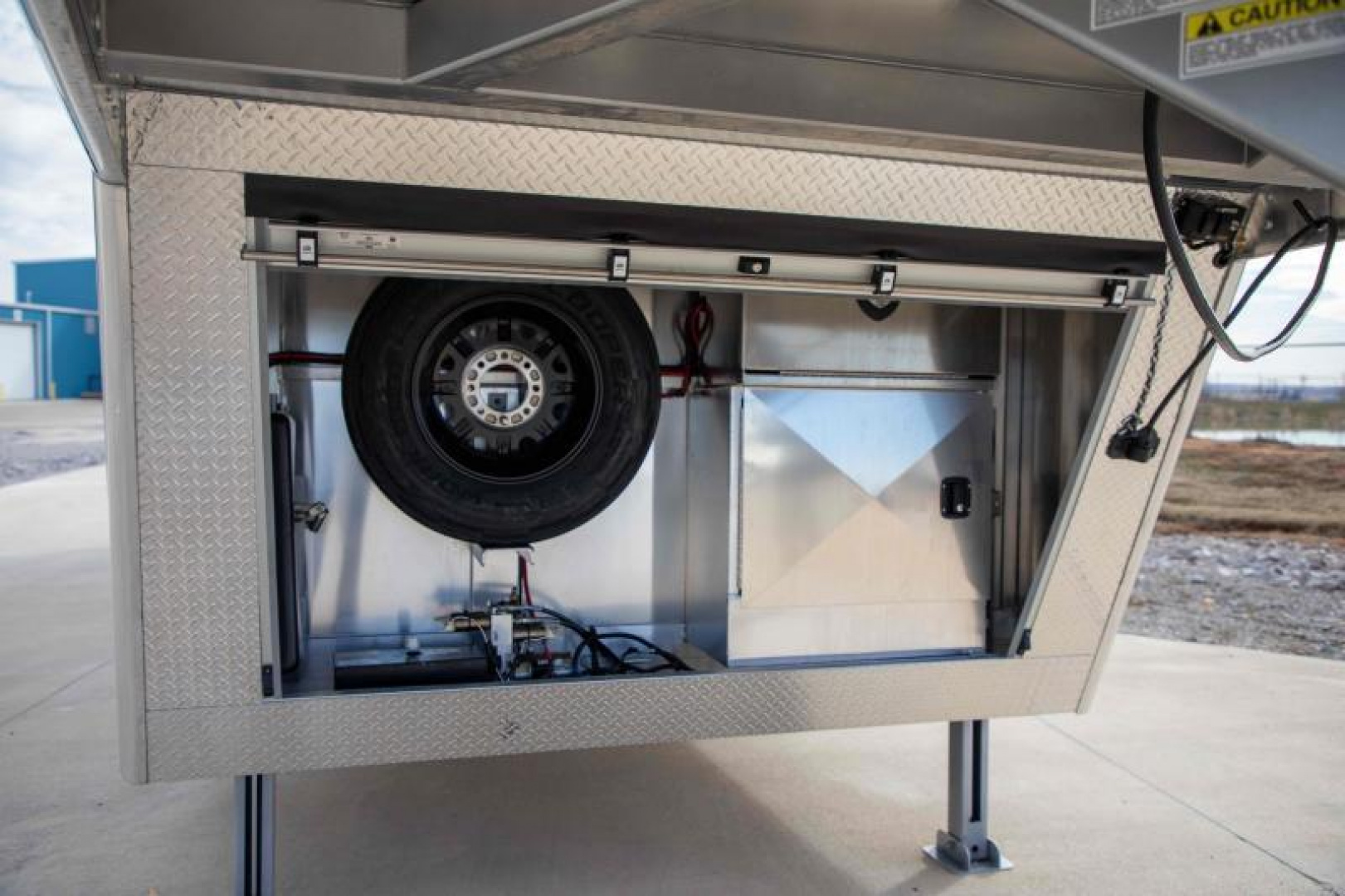 New 2023 Cimarron Freedom Toyhauler 16' Garage 16' Outlaw Living Quarter