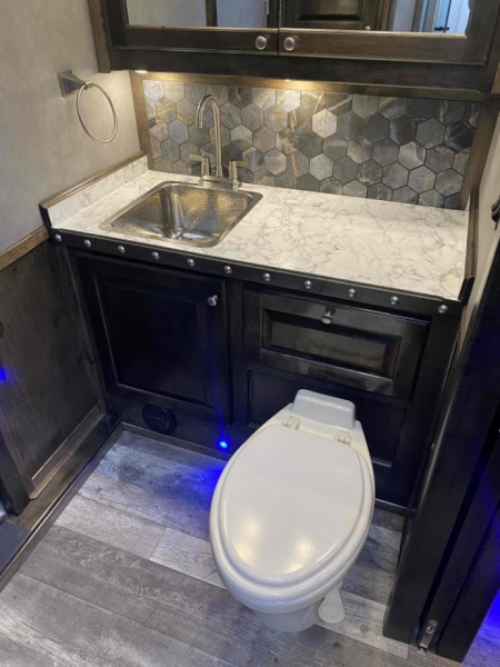 New 2023 Cimarron Freedom Toyhauler 16' Garage 16' Outlaw Living Quarter