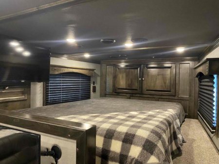 New 2023 Cimarron Freedom Toyhauler 16' Garage 16' Outlaw Living Quarter