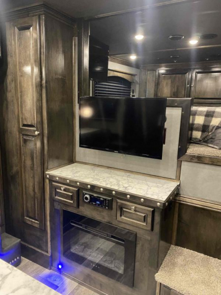 New 2023 Cimarron Freedom Toyhauler 16' Garage 16' Outlaw Living Quarter