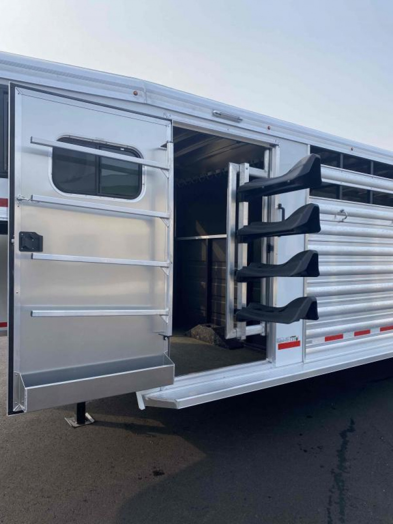New 2026 Logan 22' Stock Combo w/ Dual Man Doors