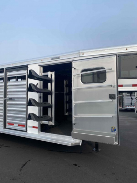 New 2026 Logan 22' Stock Combo w/ Dual Man Doors