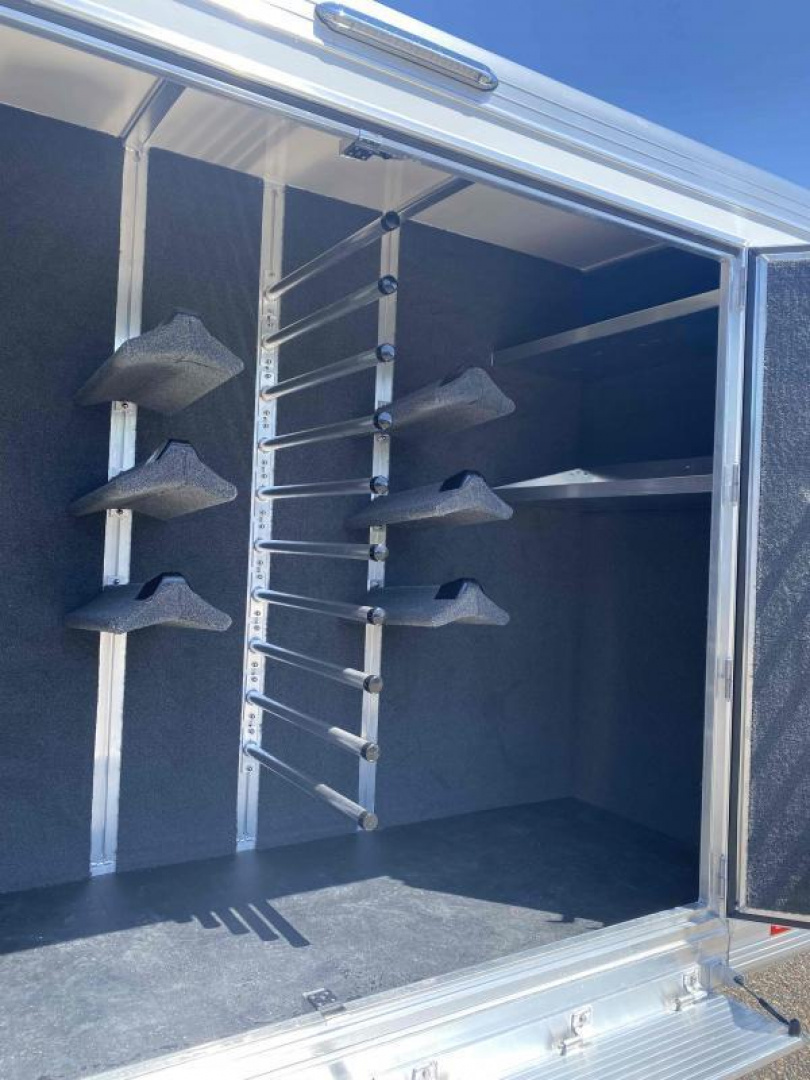 New 2025 Cimarron Norstar 4 Horse with Trainer Tack