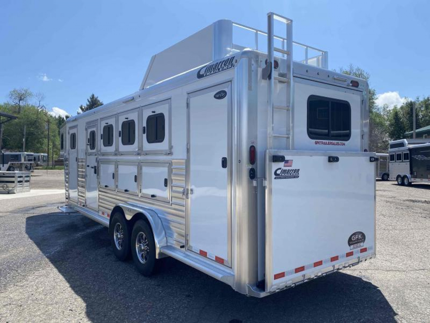 New 2025 Cimarron Norstar 4 Horse with Trainer Tack