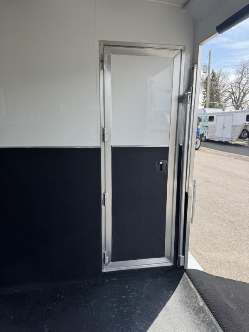 New 2025 Cimarron 2+1 Warmblood Gooseneck  Trailer