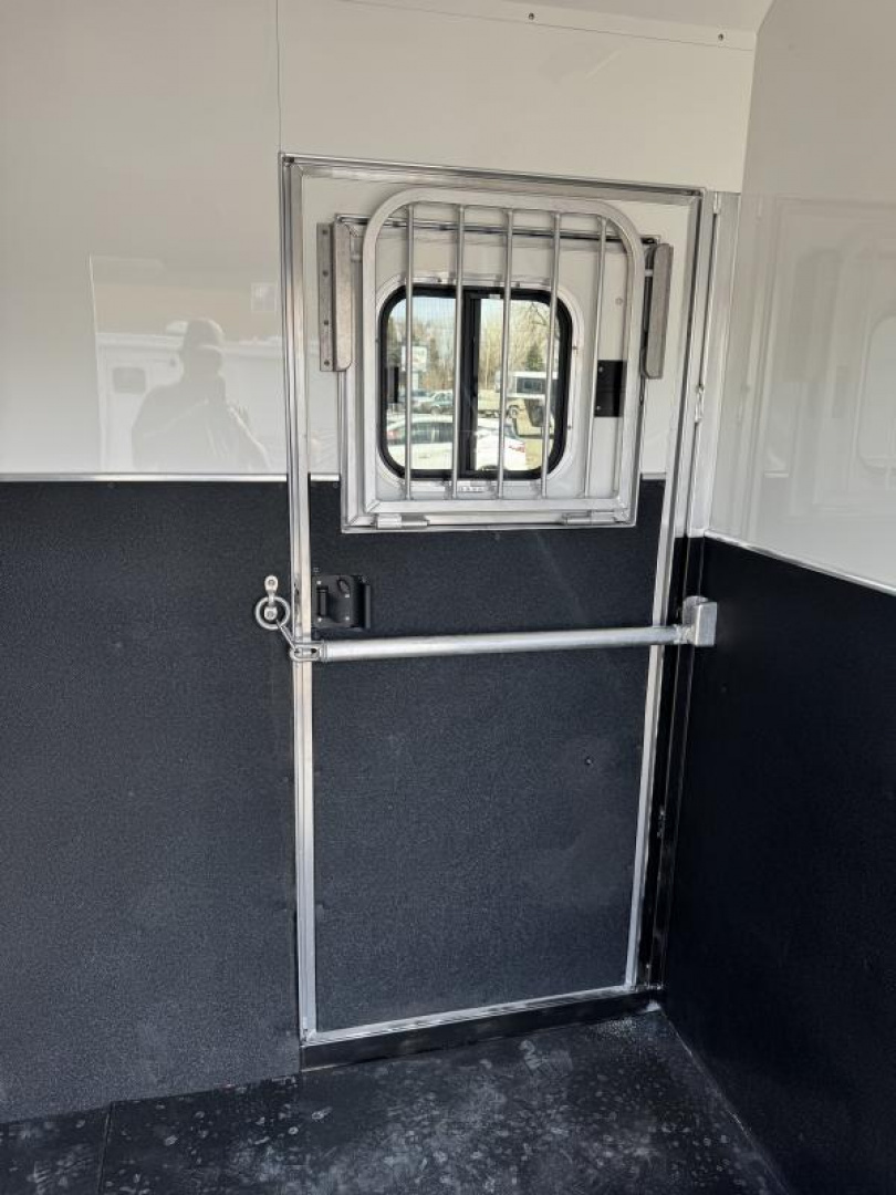 New 2025 Cimarron 2+1 Warmblood Gooseneck  Trailer