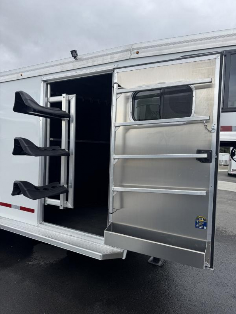 New 2026 Logan Bullseye 3 Horse Stock Combo Trailer