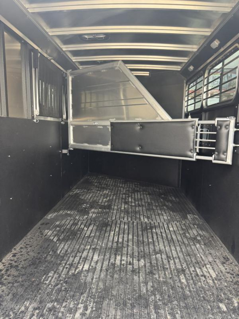 New 2025 Logan Bullseye XL 3 Horse with Closet Tack