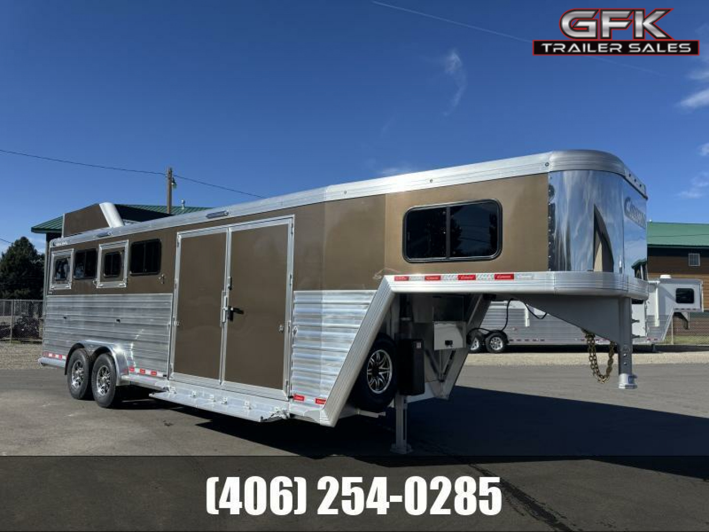 New 2025 Cimarron Norstar 4 Horse with Trainer Tack