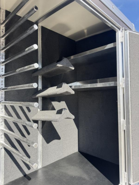 New 2025 Cimarron Norstar 4 Horse with Trainer Tack