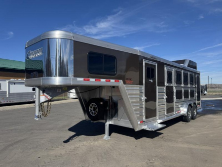 New 2025 Cimarron Norstar 4 Horse with Trainer Tack