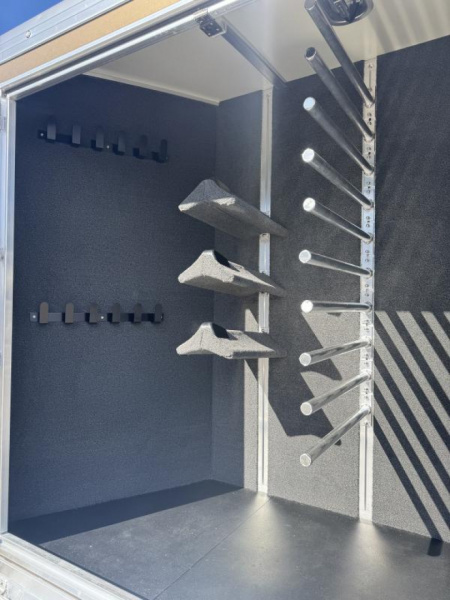 New 2025 Cimarron Norstar 4 Horse with Trainer Tack