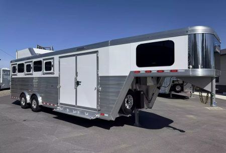 New 2025 Cimarron Norstar 5 Horse Trainer Trailer