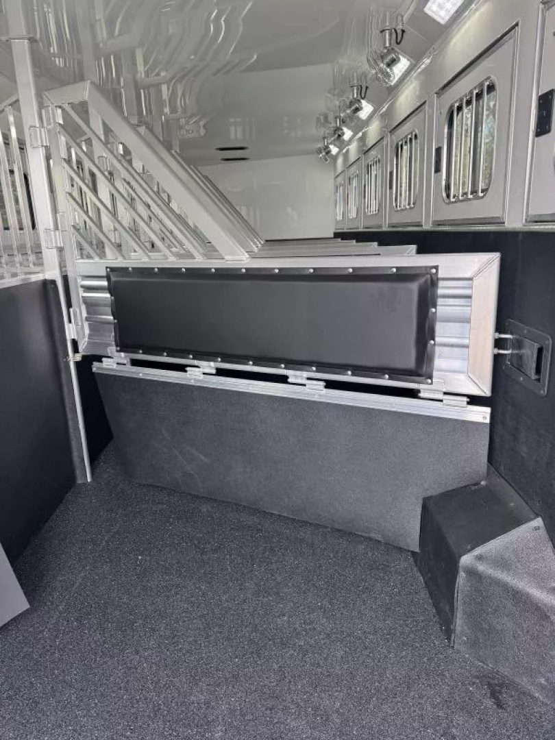 New 2025 Cimarron Norstar 7 Horse Trainer Trailer
