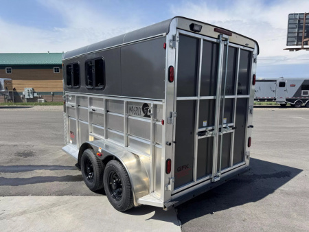 New 2026 Maverick Lite Deluxe 2 Horse Bumper Pull