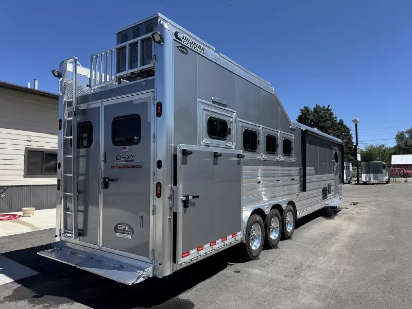 New 2025 Cimarron Norstar 4 Horse Sideload 15'9" Living Quarter