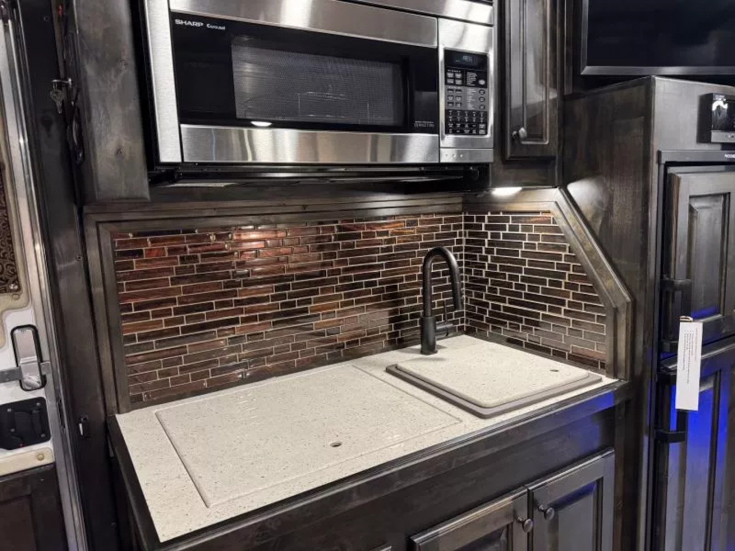 New 2025 Cimarron Norstar 4 Horse Sideload 15'9" Living Quarter