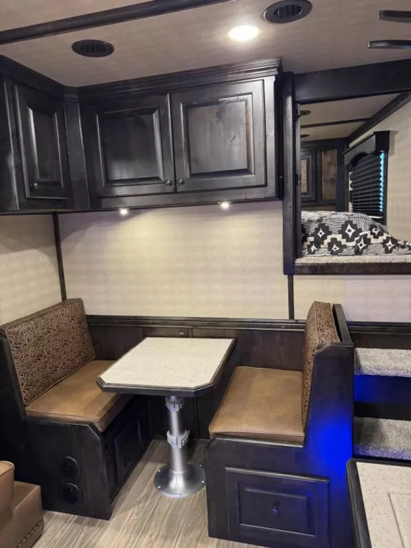 New 2025 Cimarron Norstar 4 Horse Sideload 15'9" Living Quarter