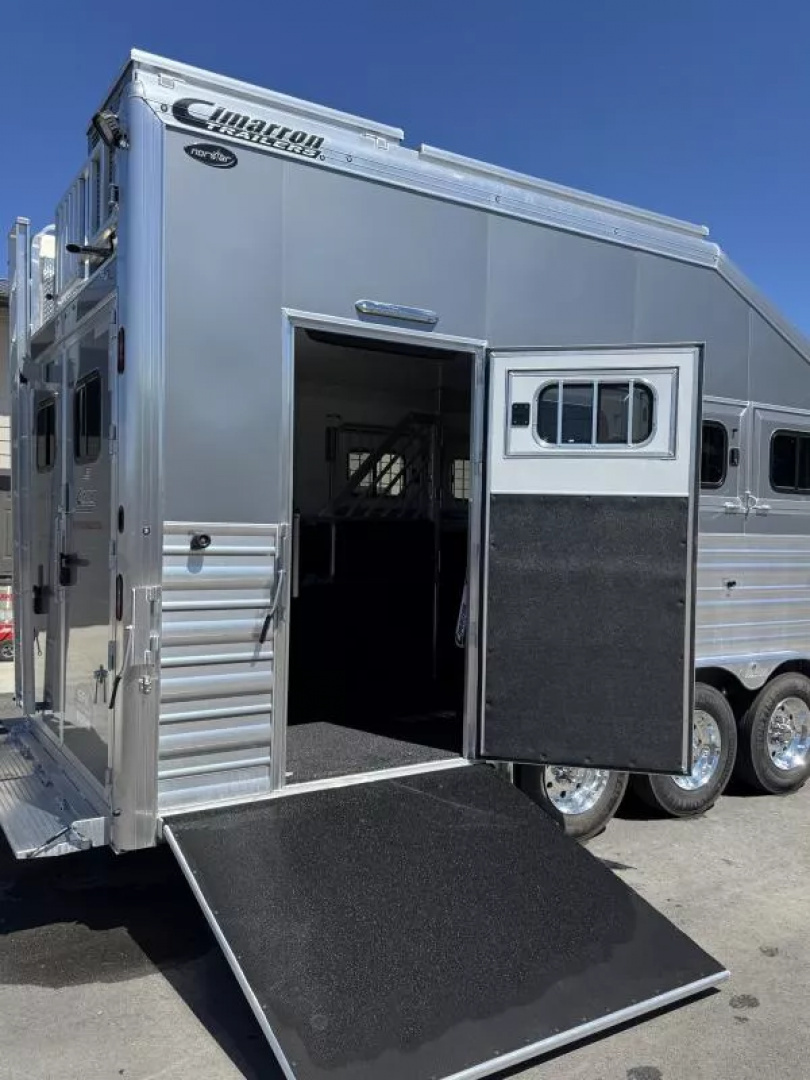 New 2025 Cimarron Norstar 4 Horse Sideload 15'9" Living Quarter