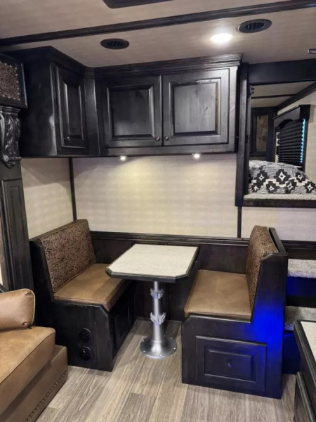 New 2025 Cimarron Norstar 4 Horse Sideload 15'9" Living Quarter