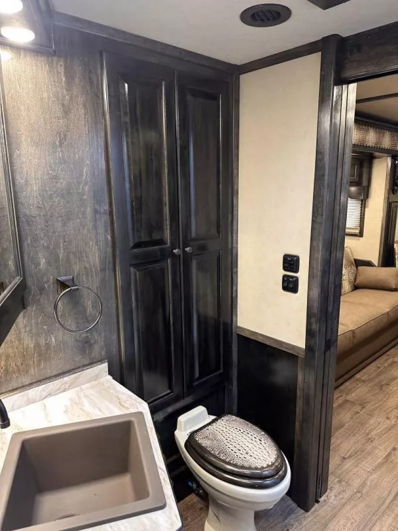 New 2025 Cimarron 3 Horse Side Load with 14'9" Living Quarter by Outlaw Conversions