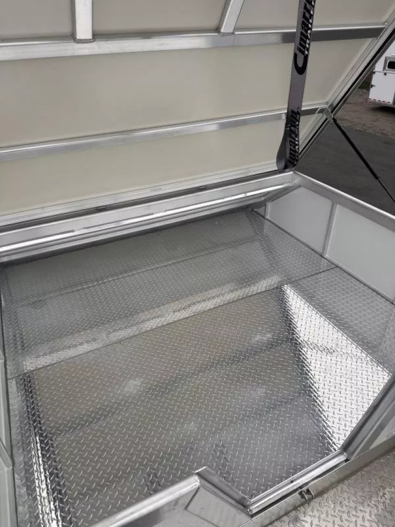 New 2025 Cimarron 3 Horse Side Load with 14'9" Living Quarter by Outlaw Conversions