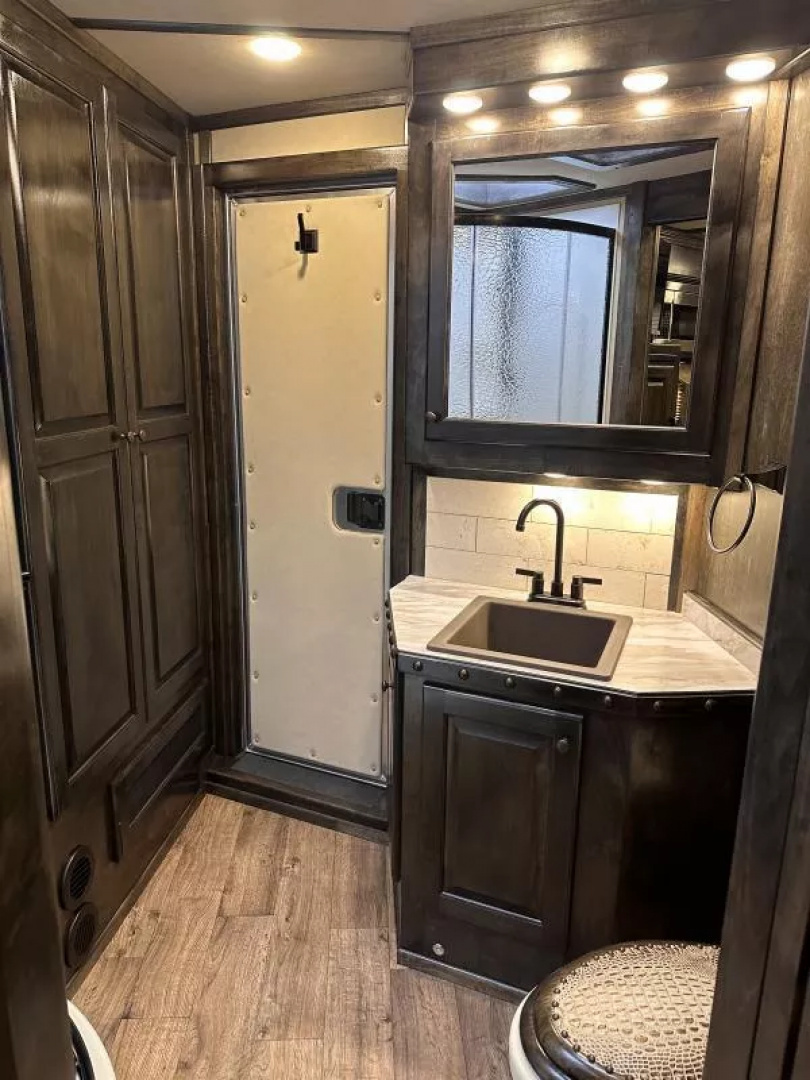 New 2025 Cimarron 3 Horse Side Load with 14'9" Living Quarter by Outlaw Conversions