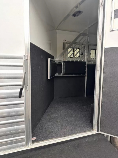 New 2025 Cimarron 3 Horse Side Load with 14'9" Living Quarter by Outlaw Conversions