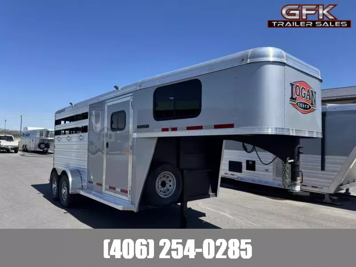 New 2025 Logan Coach Bullseye 3 Horse Stock Combo