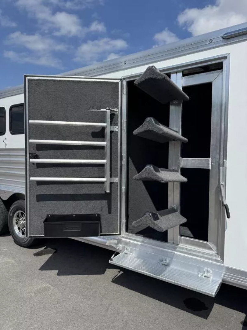 New 2026 Cimarron Norstar 4 Horse with Closet Tack