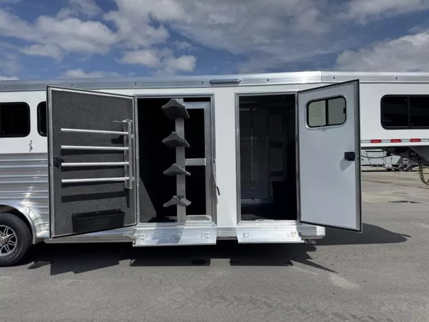 New 2026 Cimarron Norstar 4 Horse with Closet Tack