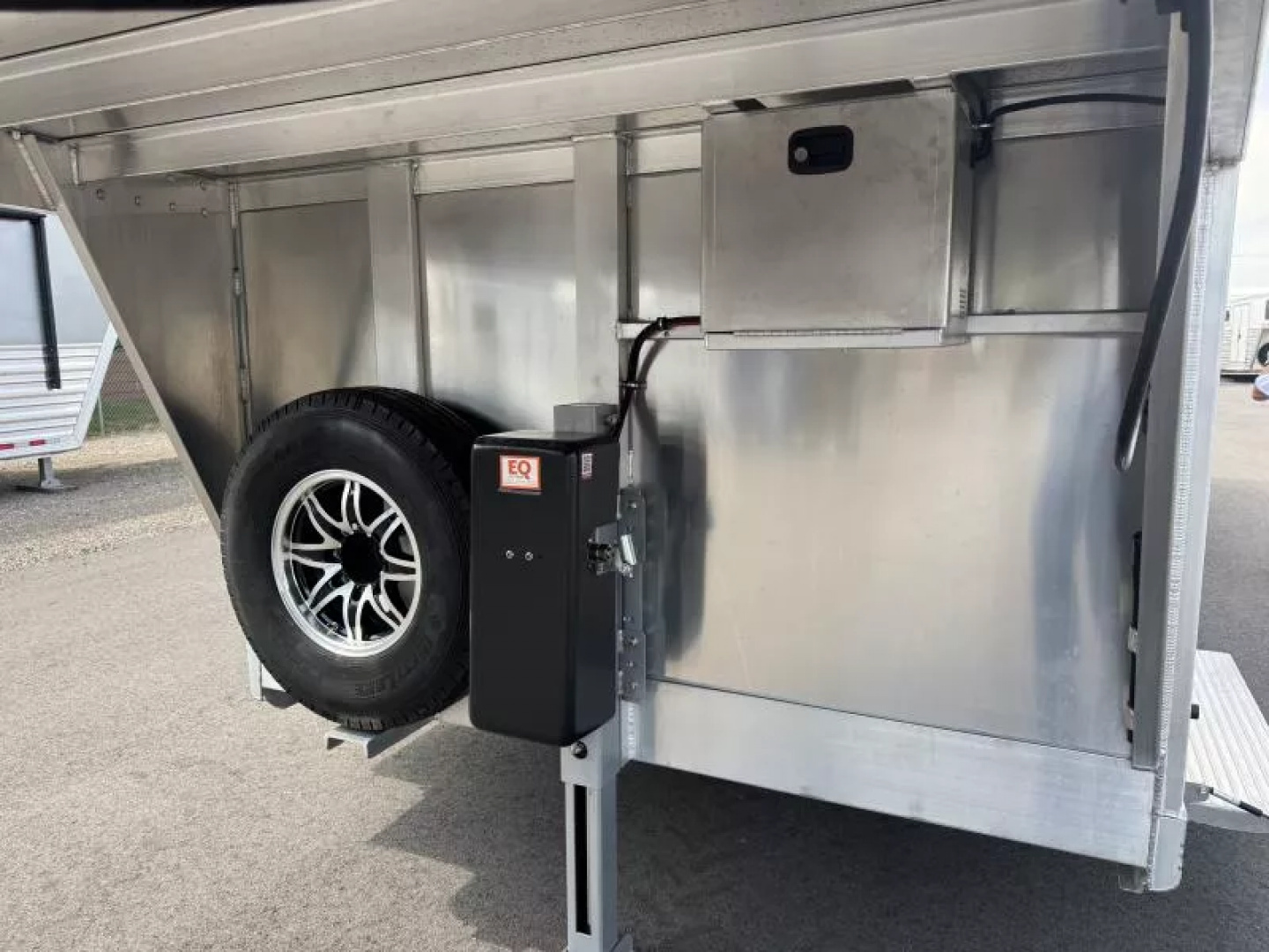 New 2026 Cimarron Lonestar 26' Stock Combo w/ Dual Man Doors