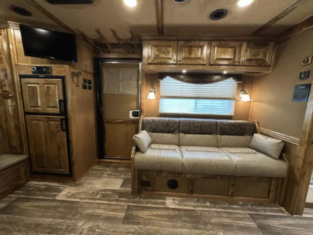 Used 2021 Cimarron Norstar 3 Horse with 15'6" Outlaw Conversions Living Quarter