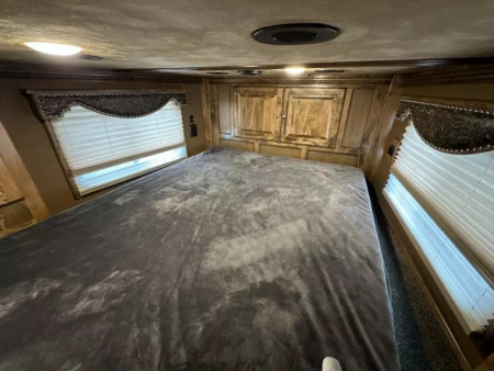Used 2021 Cimarron Norstar 3 Horse with 15'6" Outlaw Conversions Living Quarter