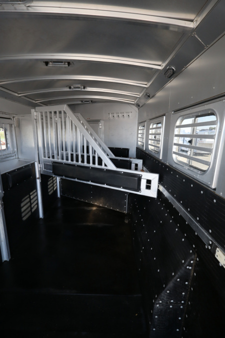 Used 2015 Platinum 4 Horse LQ W/Bunkbeds Horse Trailer