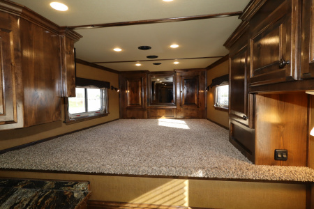 Used 2015 Platinum 4 Horse LQ W/Bunkbeds Horse Trailer