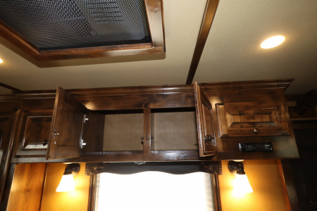 Used 2015 Platinum 4 Horse LQ W/Bunkbeds Horse Trailer