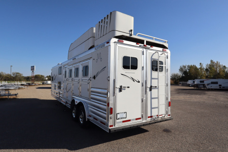 Used 2015 Platinum 4 Horse LQ W/Bunkbeds Horse Trailer